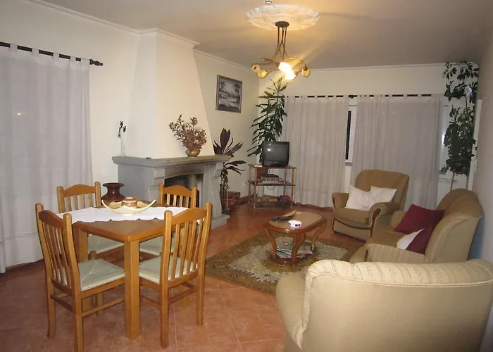 Residencial Mira-sol بيت شباب *